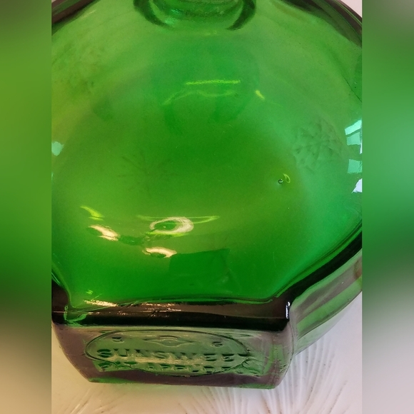 Vintage  Sunsweet Green Depression Glass Bottle - Picture 9 of 10